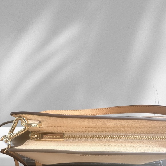 Michael Kors Medium crossbody - Picture 7 of 7